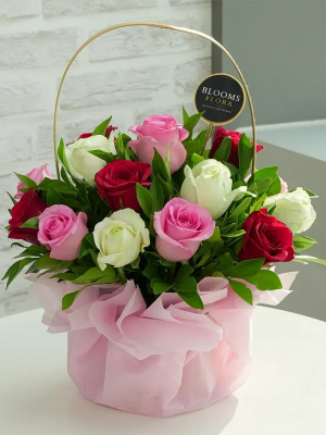 Yalikavak Flower Order - Powder Pink 55 Roses in a Vase