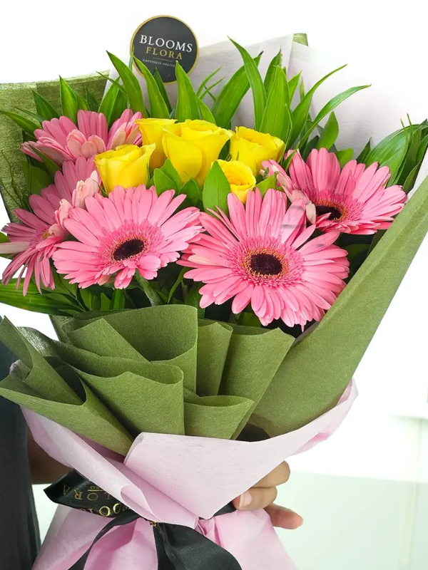  Yalıkavak Çiçek Gönder - Pembe Jerbera ve Sarı Gül Buketi